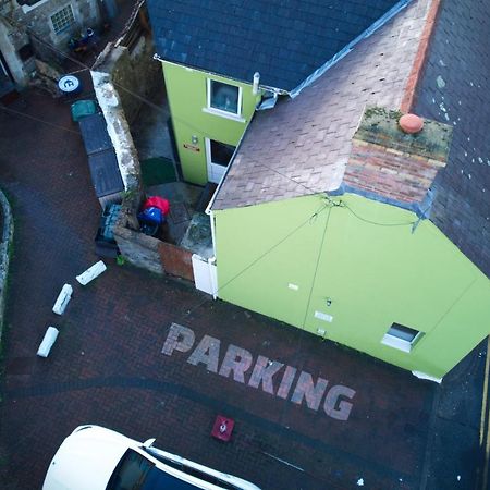 James John Hamilton House And Backpacker Hostel Fishguard Exterior foto