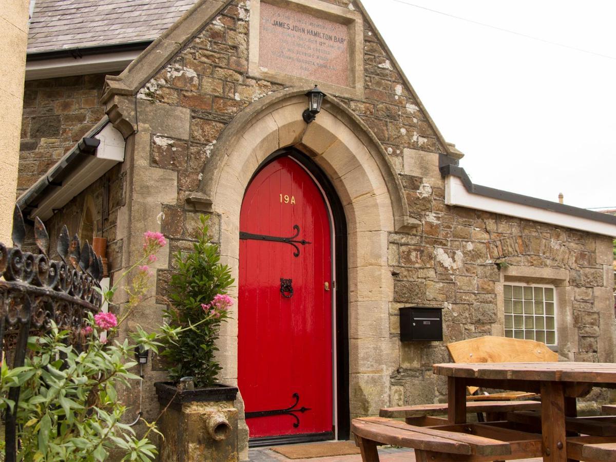 James John Hamilton House And Backpacker Hostel Fishguard Exterior foto