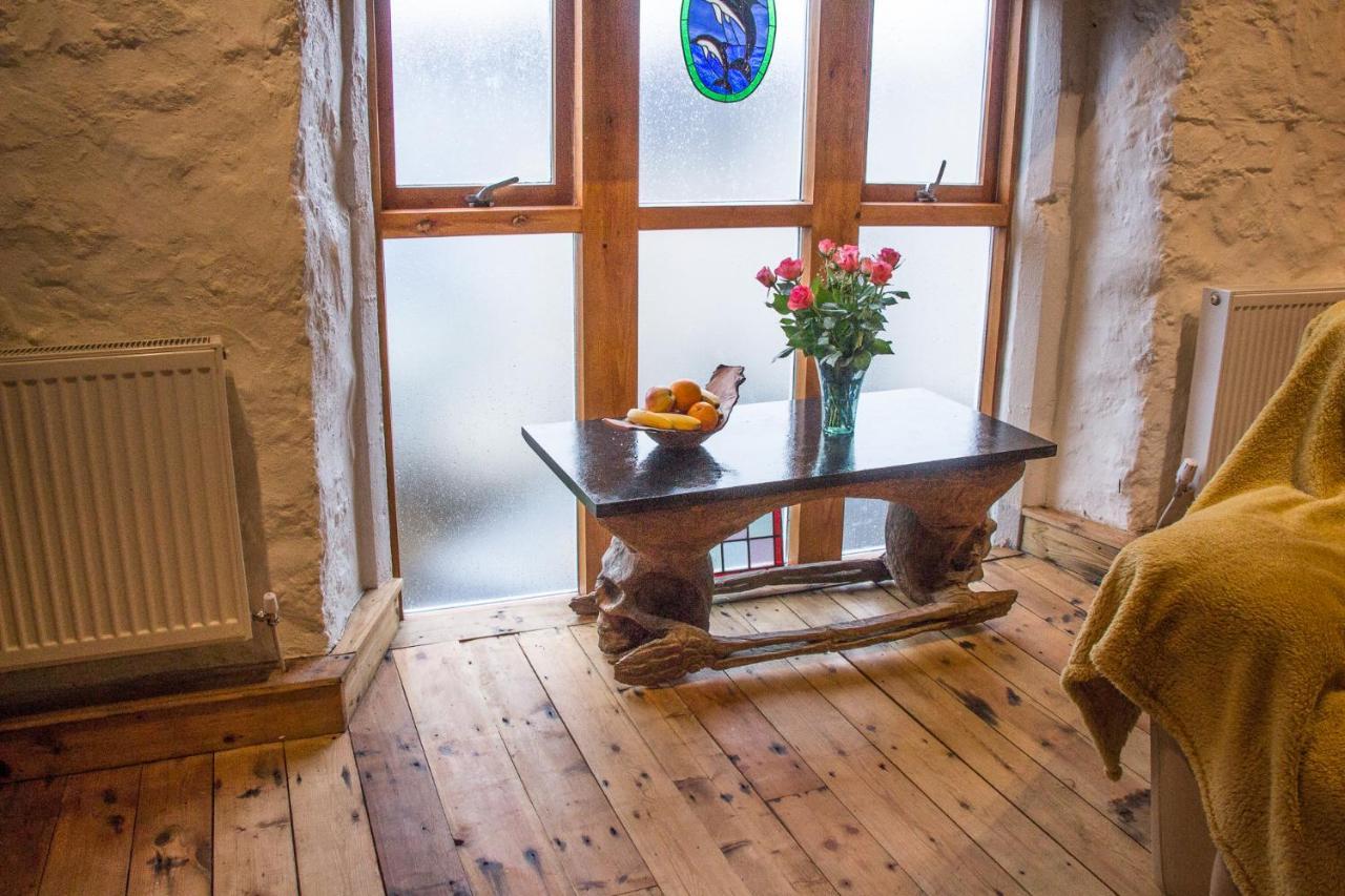James John Hamilton House And Backpacker Hostel Fishguard Exterior foto